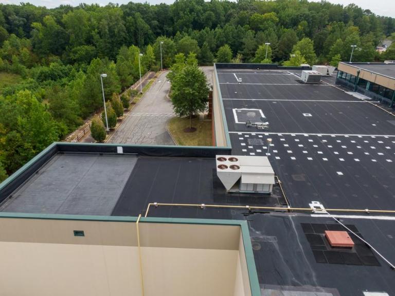 Le nettoyage de toiture par drone à Béthune, une solution innovante